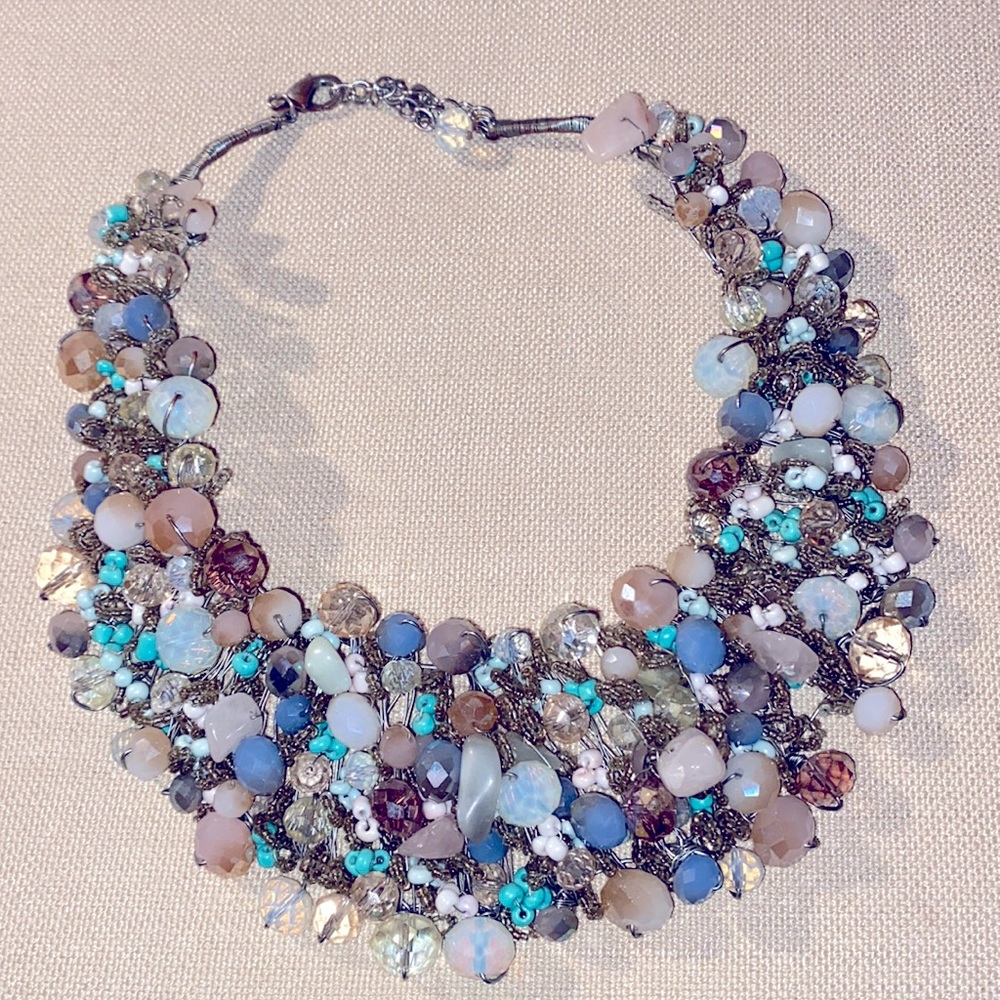Also statement necklace